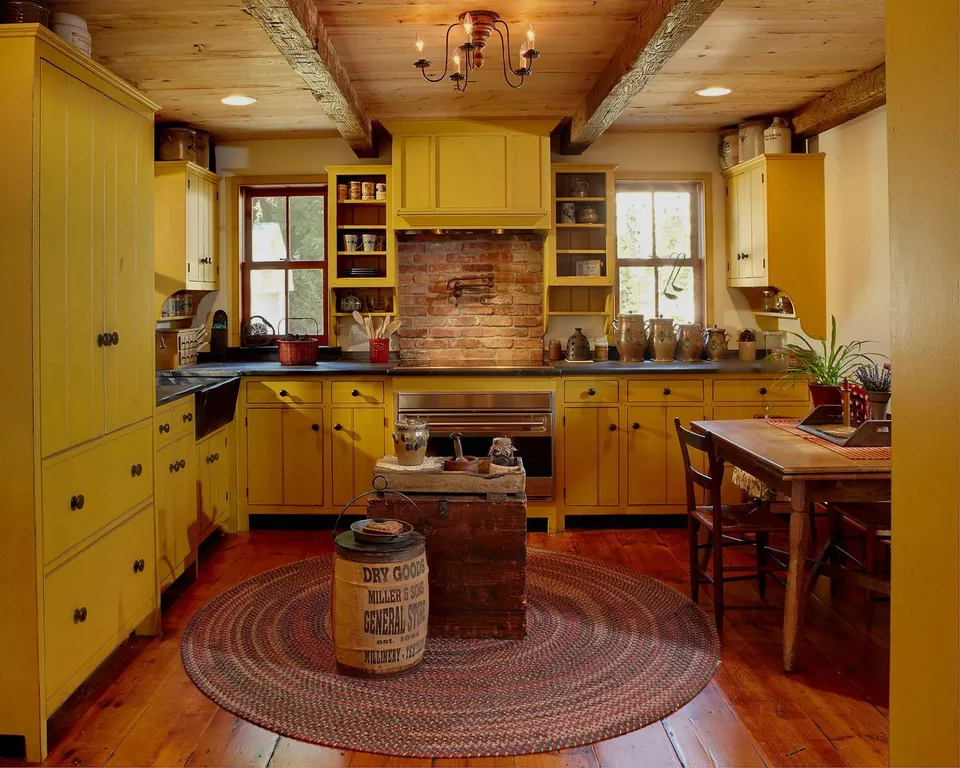 nhà bếp màu vàng tu sửa lịch sử