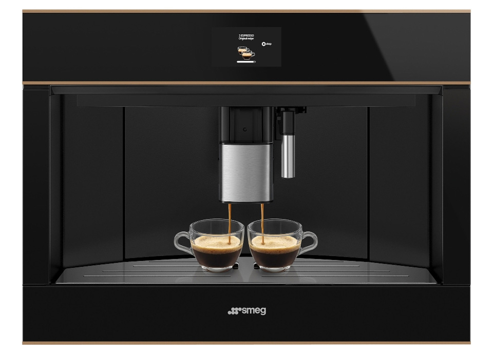 Smeg coffe simple and Intuitive