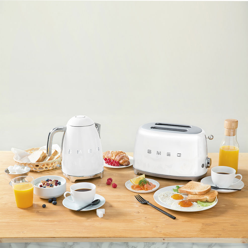 smeg-toaster-Functionality-and-Style