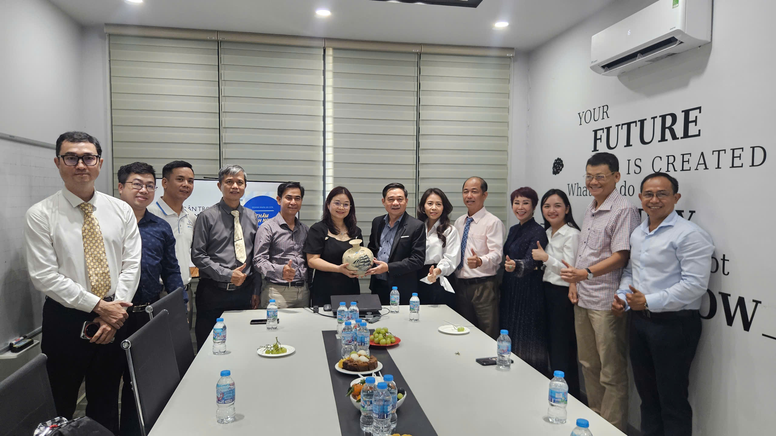 TECHHOMES VIỆT NAM NỒNG NHIỆT CHÀO ĐÓN CÂU LẠC  BỘ DOANH NHÂN SÀI GÒN 